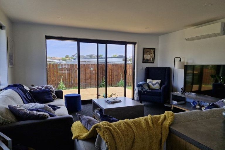 Photo of property in 9a Turakina Street, Merrilands, New Plymouth, 4312