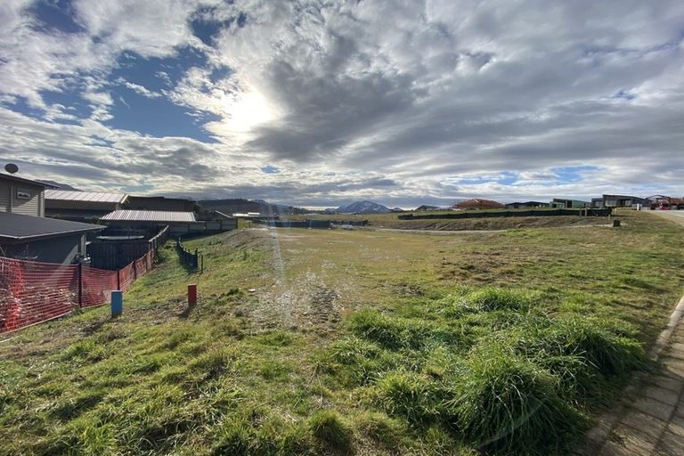 Photo of property in 9 Mcleod Avenue, Wanaka, 9305