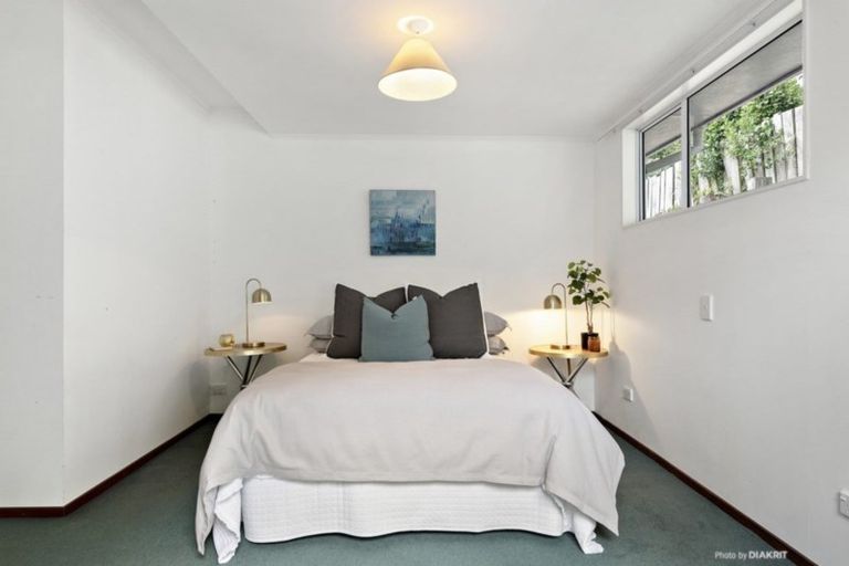 Photo of property in 6 Linwood Way, Island Bay, Wellington, 6023