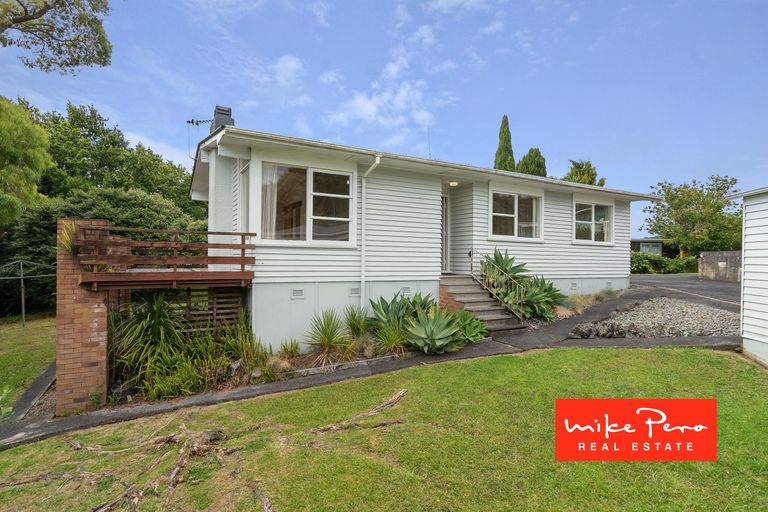 Photo of property in 17 Hilling Street, Titirangi, Auckland, 0604