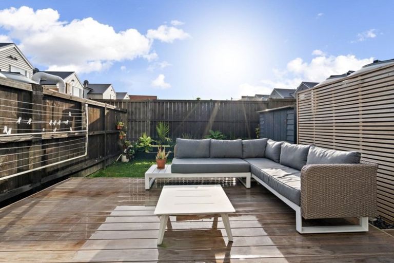 Photo of property in 10 Shelduck Way, Hobsonville, Auckland, 0616