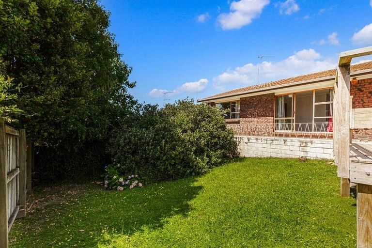 Photo of property in 1/4173a Great North Road, Glen Eden, Auckland, 0602
