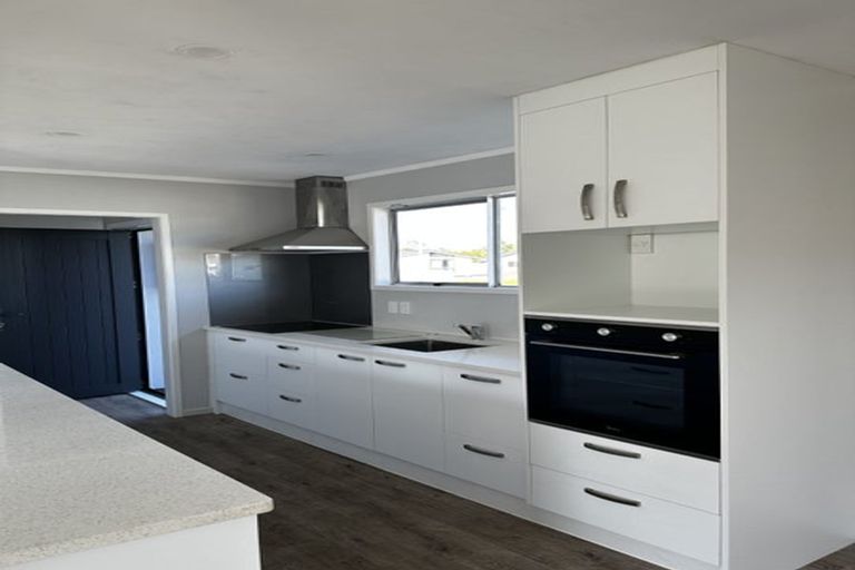Photo of property in 5 Bluewater Place, Wattle Downs, Auckland, 2103