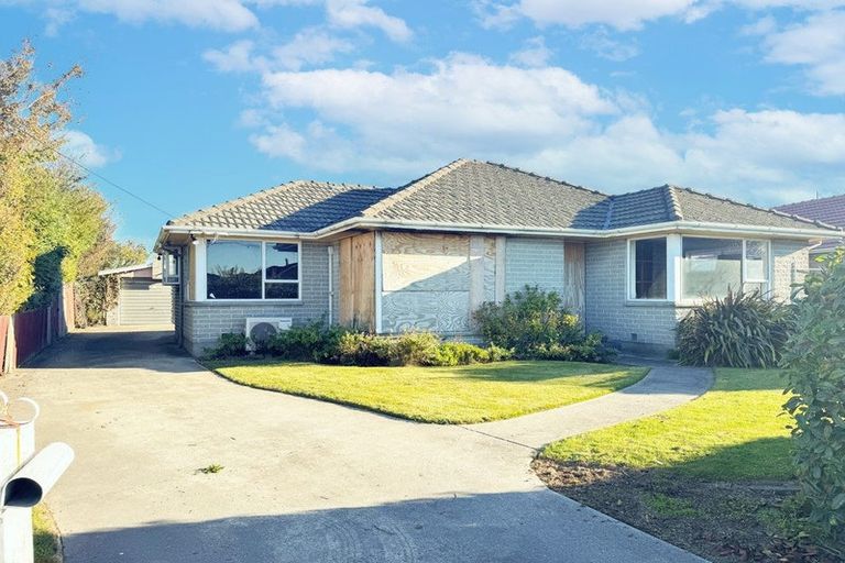 Photo of property in 17 Roberts Road, Hei Hei, Christchurch, 8042