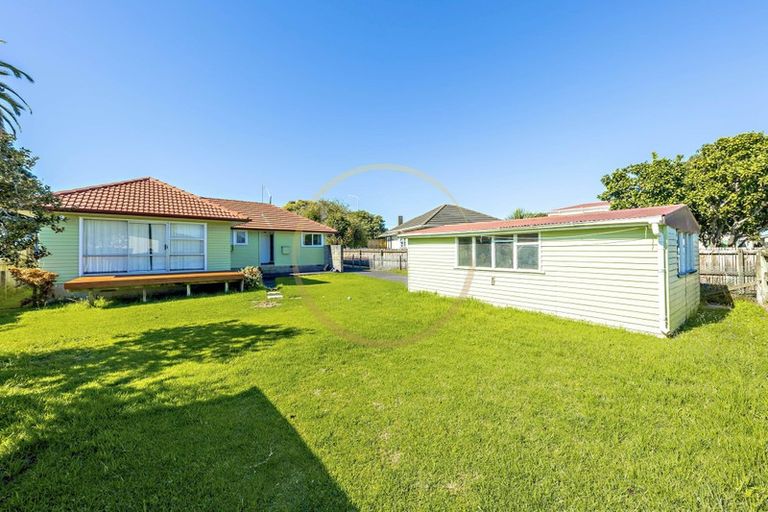 Photo of property in 495 Massey Road, Mangere, Auckland, 2022