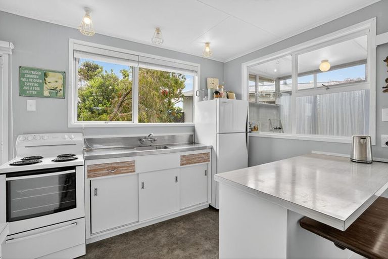 Photo of property in 11 Kendale Drive, Leigh, 0985