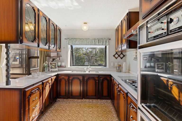 Photo of property in 2/27 Derrimore Heights, Clover Park, Auckland, 2019