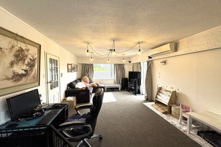 Photo of property in 26 Cyclarama Crescent, Massey, Auckland, 0614