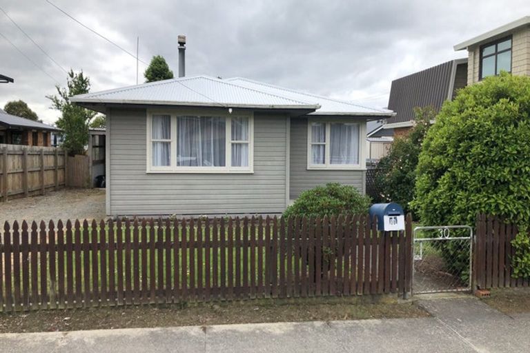 Photo of property in 30 Johnson Street, Milton, 9220
