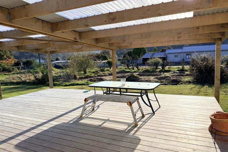 Photo of property in 30 Brodie Street, Blackball, 7804