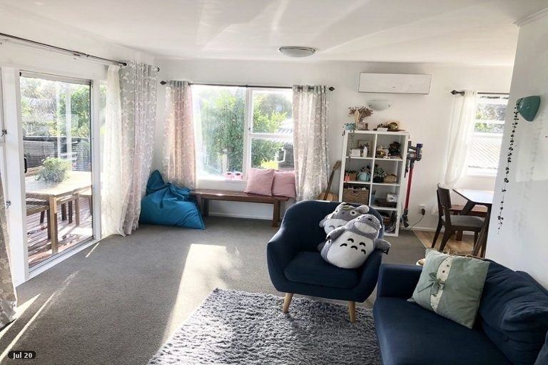 Photo of property in 1/15 Paramu Avenue, Birkdale, Auckland, 0626