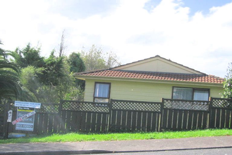 Photo of property in 1/1 Pisces Road, Glen Eden, Auckland, 0602