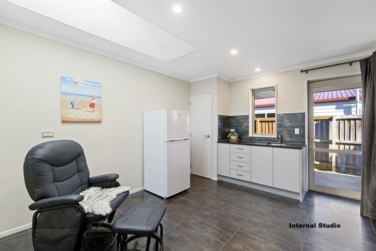 Photo of property in 15 Frame Crescent, Rolleston, 7614