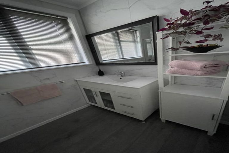 Photo of property in 7 Norman Road, Titirangi, Auckland, 0604