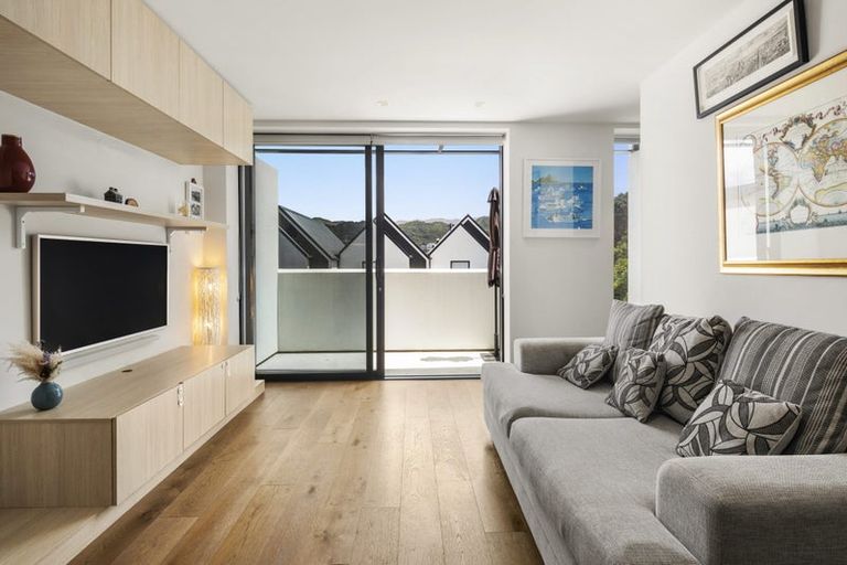 Photo of property in 17 Erica Pabst Way, Island Bay, Wellington, 6023