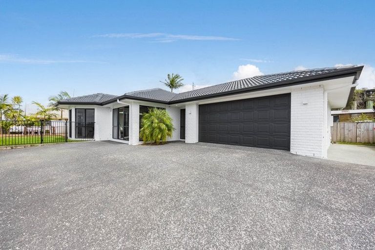 Photo of property in 36 Kath Hopper Drive, Orewa, 0931