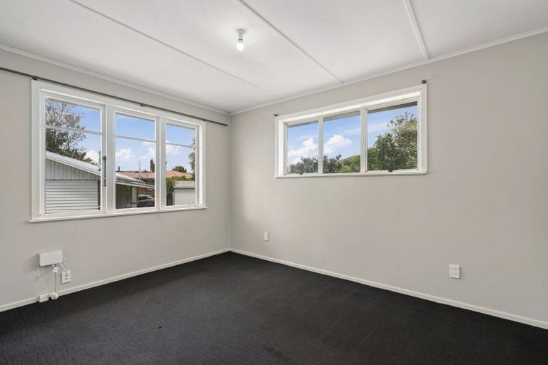 Photo of property in 1 Leslie Avenue, Western Heights, Rotorua, 3015