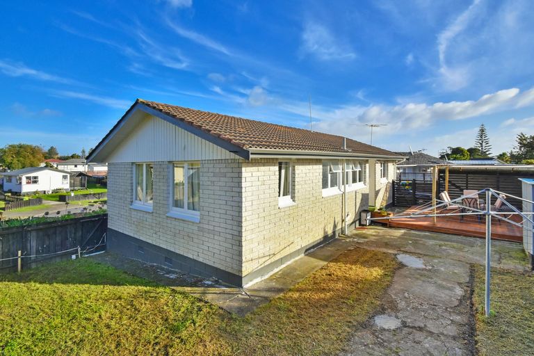 Photo of property in 12 Crampton Place, Manurewa, Auckland, 2102