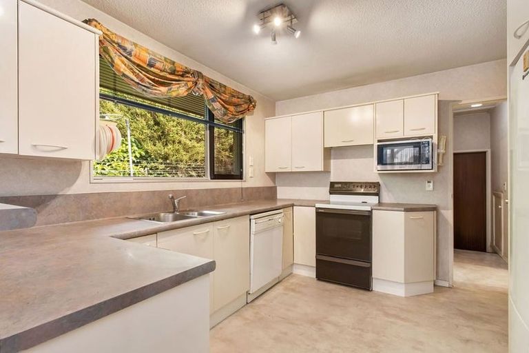 Photo of property in 427 Memorial Avenue, Burnside, Christchurch, 8053