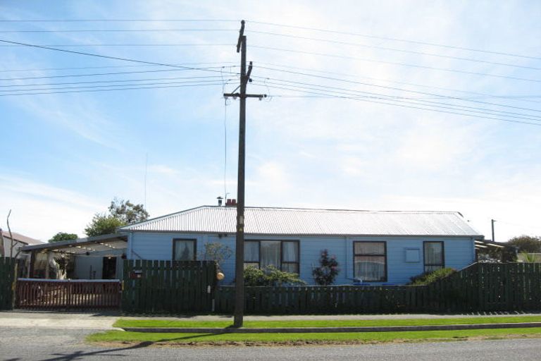 Photo of property in 12 Russell Street, Westport, 7825