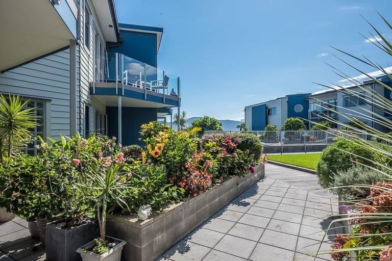 Photo of property in 4-u10 Seaview Road, Paraparaumu Beach, Paraparaumu, 5032