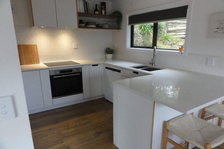 Photo of property in 2 Otonga Way, Churton Park, Wellington, 6037