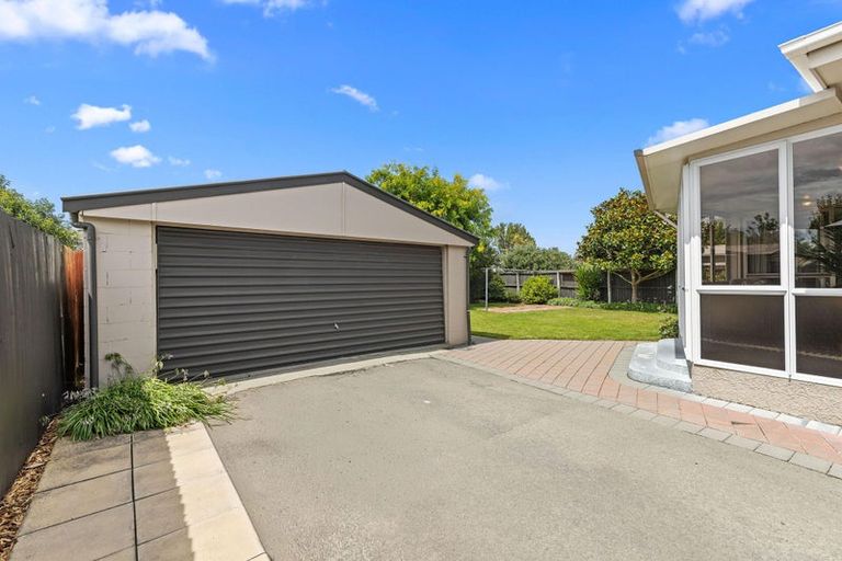 Photo of property in 8 Chedworth Avenue, Bishopdale, Christchurch, 8053