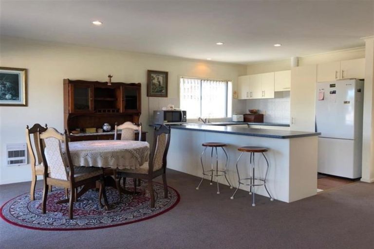 Photo of property in 15 Nier Place, East Tamaki Heights, Auckland, 2016
