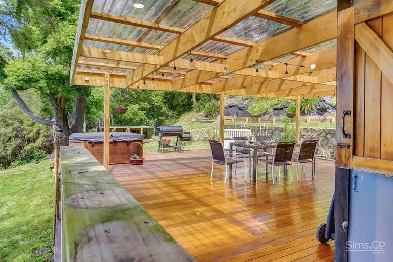 Photo of property in 235 No 2 Line, Okoia, Whanganui, 4572