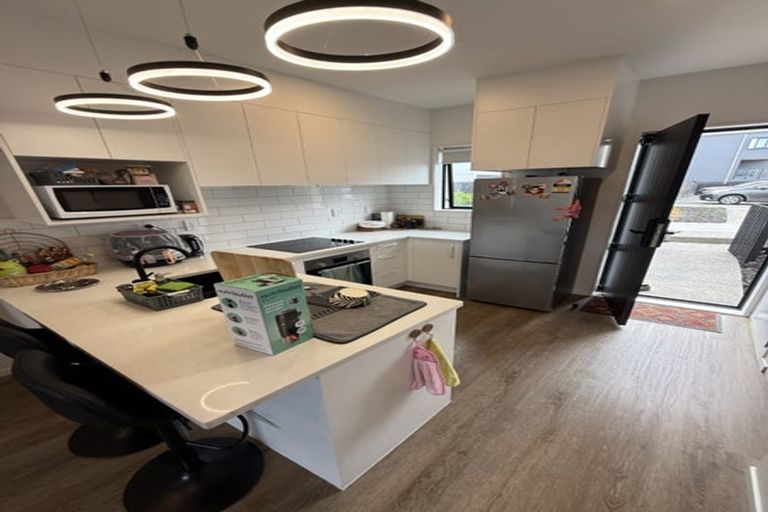 Photo of property in 1 Kiato Lane, Flat Bush, Auckland, 2019