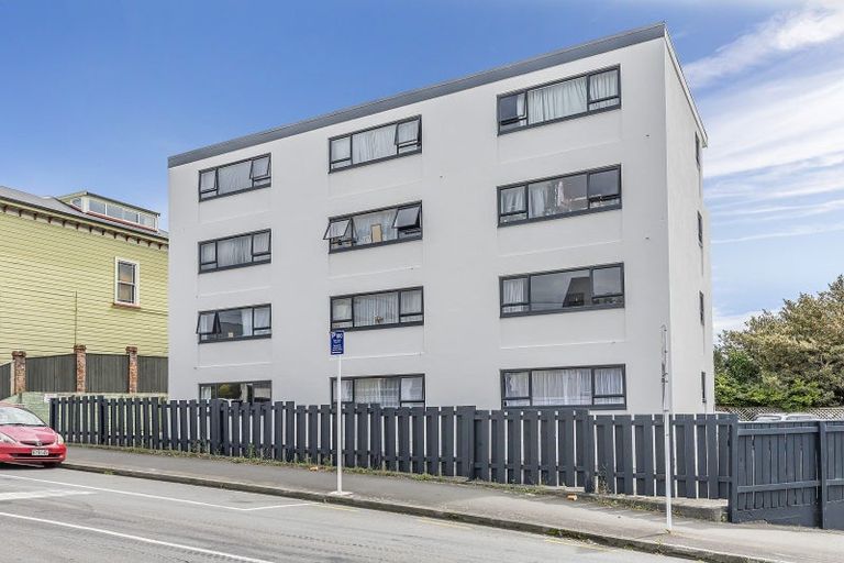 Photo of property in 52u3 Russell Terrace, Berhampore, Wellington, 6023