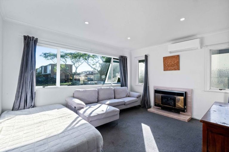 Photo of property in 8 Martin Road, Manurewa, Auckland, 2102