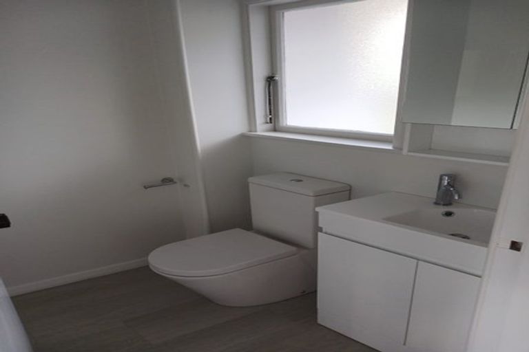 Photo of property in 37 Tremewan Street, Tawa, Wellington, 5028