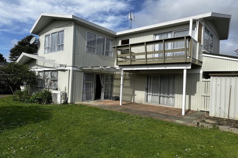 Photo of property in 12 Halberg Street, Papakura, 2110