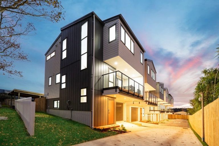Photo of property in 21b Laura Street, Kelston, Auckland, 0602