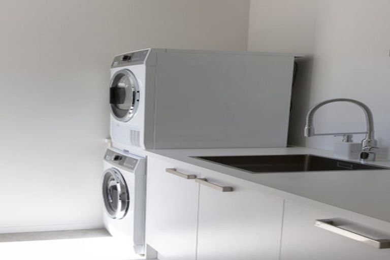 Photo of property in 50 Kings Drive, Wanaka, 9305