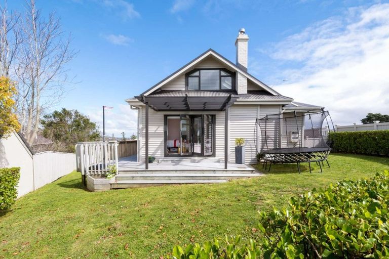 Photo of property in 1/1 Paparoa Road, Cockle Bay, Auckland, 2014