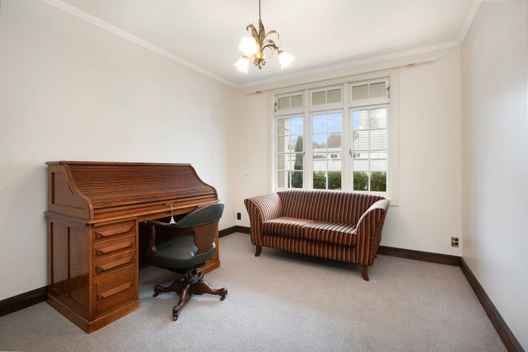 Photo of property in 6 Cheviot Road, Lowry Bay, Lower Hutt, 5013