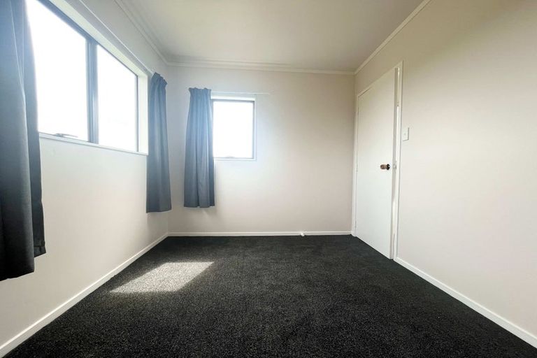 Photo of property in 16 Ebony Place, Massey, Auckland, 0614