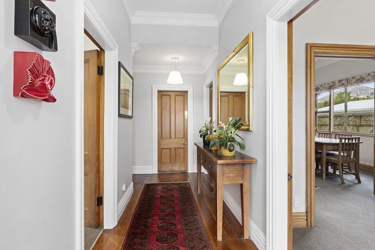 Photo of property in 16 Farm Road, Northland, Wellington, 6012