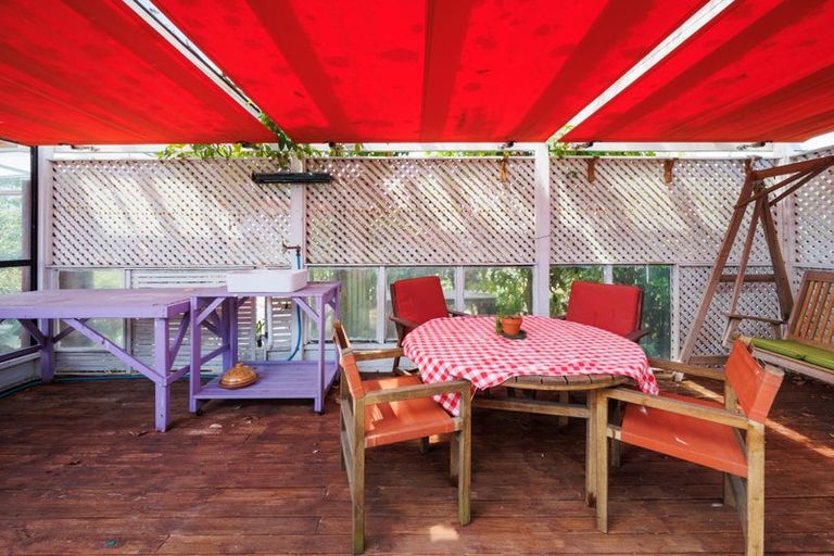 Photo of property in 1 Peter Hall Drive, Kelvin Grove, Palmerston North, 4414