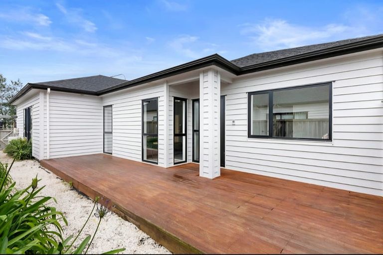 Photo of property in 6 Kakabeak Way, Takanini, 2110