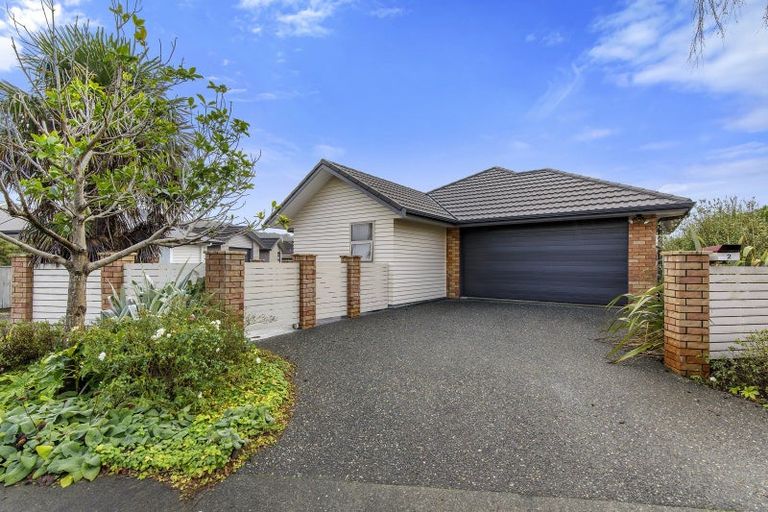 Photo of property in 2 Cataldo Mews, Avalon, Lower Hutt, 5011