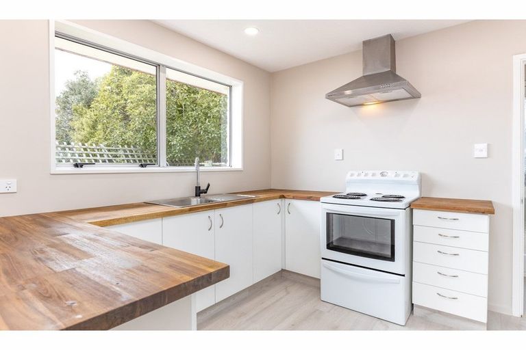 Photo of property in 2/126a Inwoods Close, Parklands, Christchurch, 8083