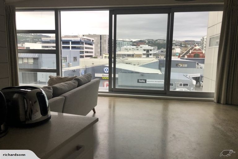 Photo of property in 25u1 Home Street, Mount Victoria, Wellington, 6011