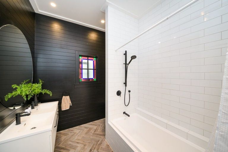 Photo of property in 31 Dunk Place, Milson, Palmerston North, 4414