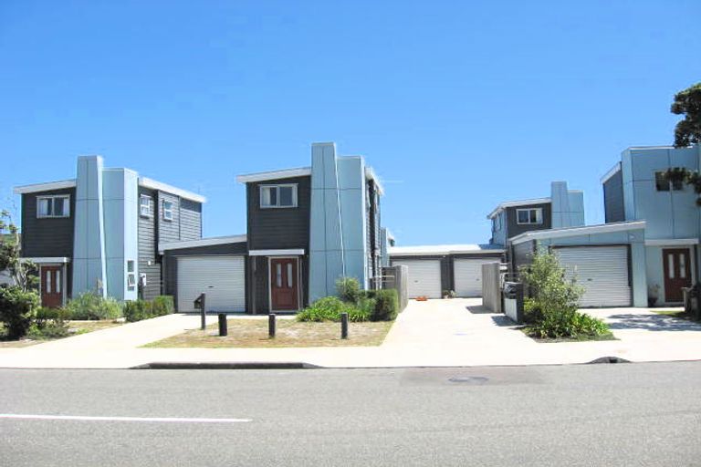 Photo of property in 14-f4 Tireti Road, Titahi Bay, Porirua, 5022