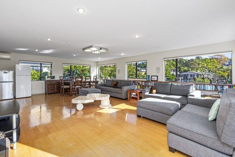 Photo of property in 19 Woodside Avenue, Northcote, Auckland, 0627