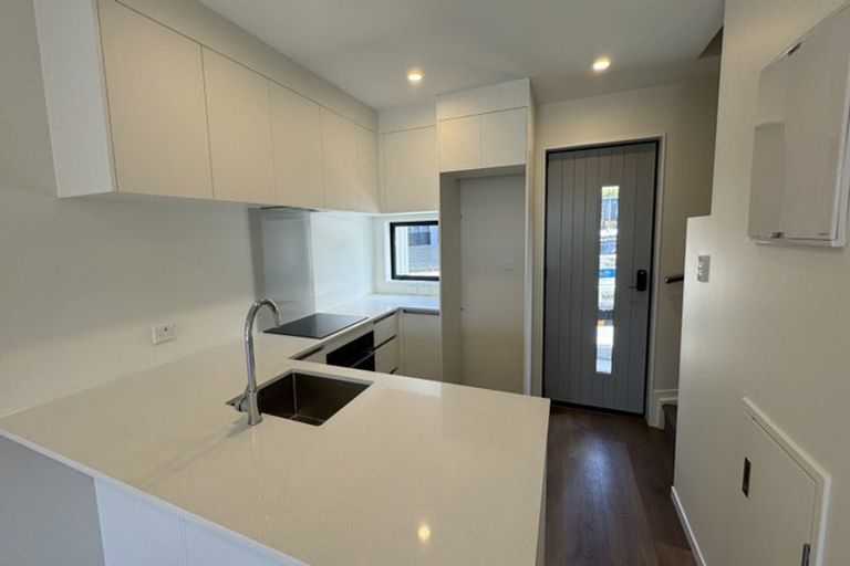 Photo of property in 2/107 Selo Street, Glen Eden, Auckland, 0602