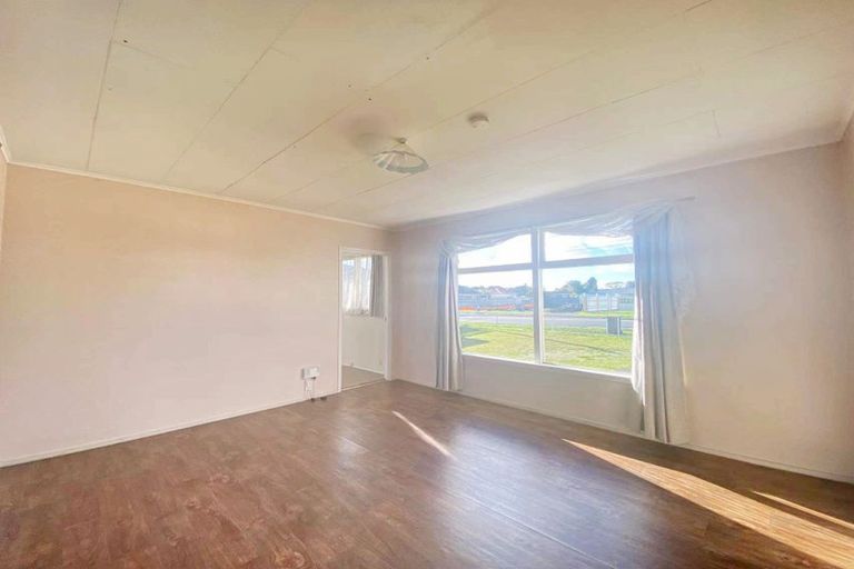 Photo of property in 118 Rathgar Road, Henderson, Auckland, 0610